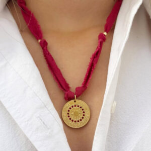 Medallón “Brújula de la Felicidad” – Madre Faro