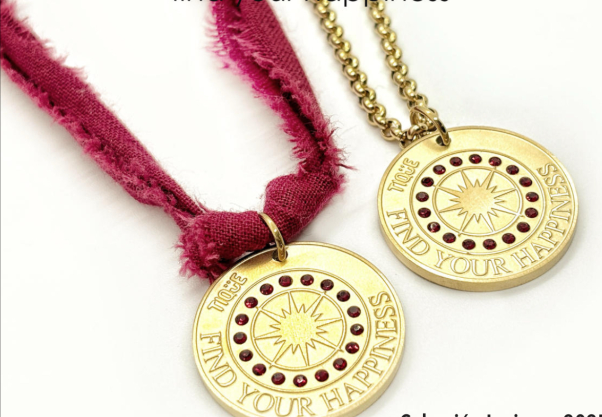 Medallón “Brújula de la Felicidad” – Madre Faro - Imagen 2